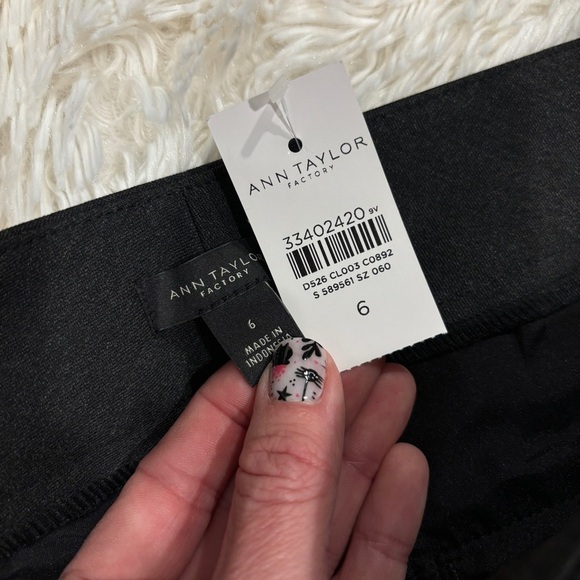 Ann Taylor Factory Woman’s charcoal gray Career Wear Pants Size 6 NWT - Picture 2 of 14